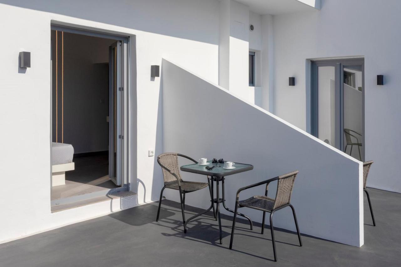 סנטוריני Linea Luxury Suites מראה חיצוני תמונה