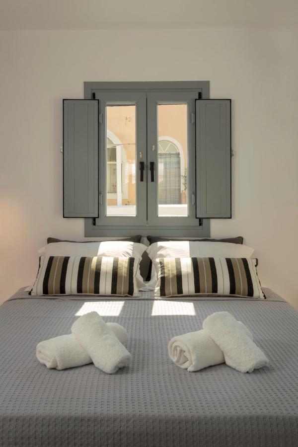 סנטוריני Linea Luxury Suites מראה חיצוני תמונה