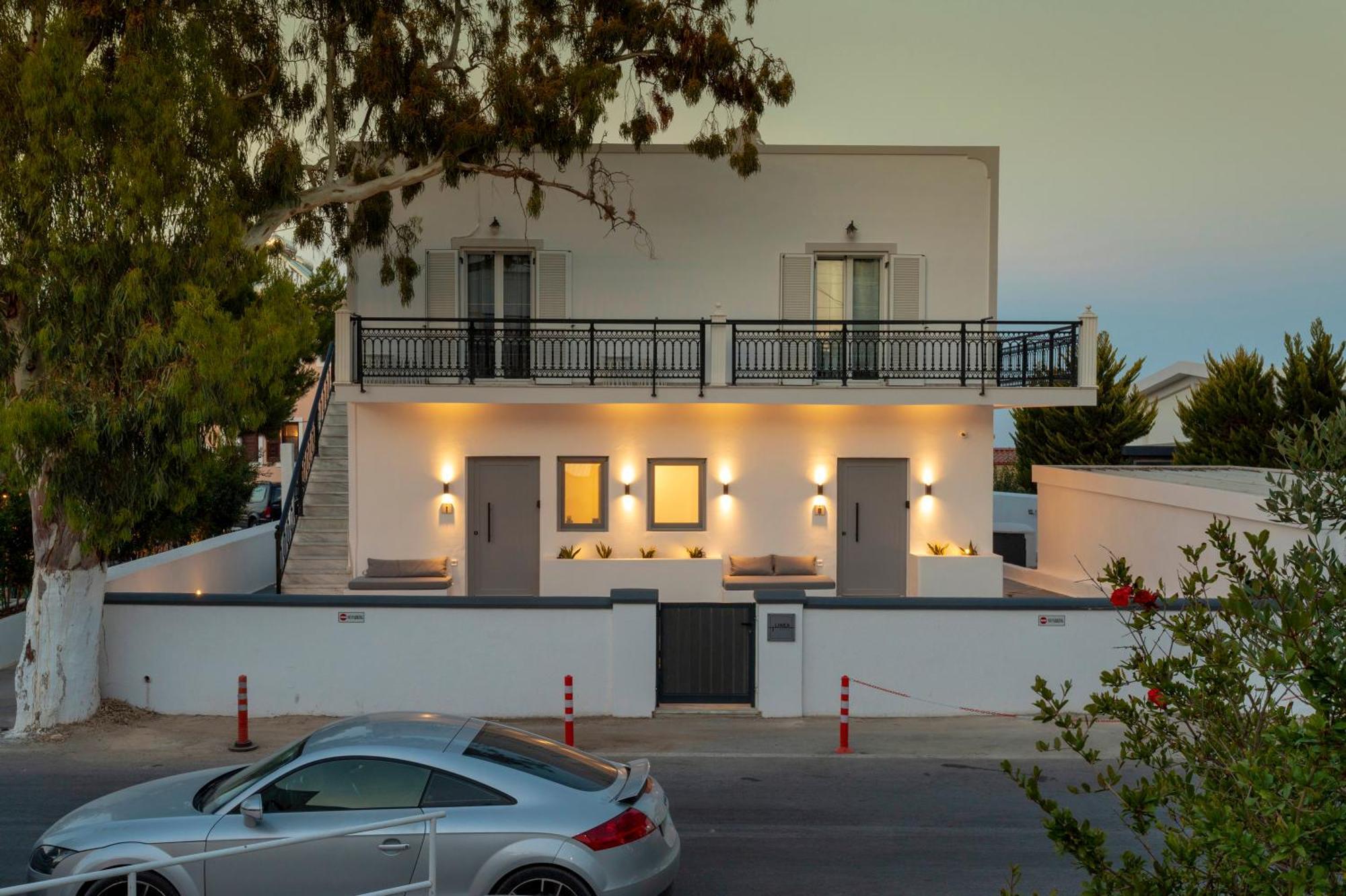 סנטוריני Linea Luxury Suites מראה חיצוני תמונה